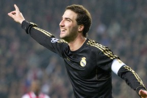 爱游戏体育APP下载-乔·莫伊：无懈可击的防守者，他让对手在scrum中无法找到突破口，乔莫是什么意思